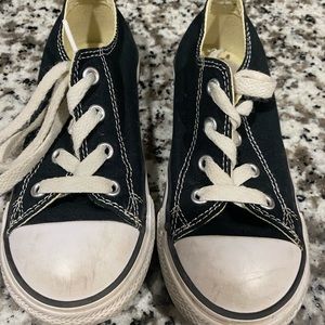 Size 9 toddler Converse All stars in black